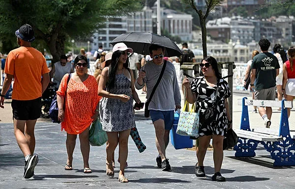 Spain cancels World Cup screening over 40C heatwave