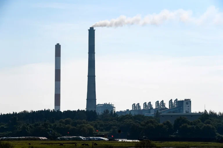 Vietnam pushes for higher coal output to meet surging power demand