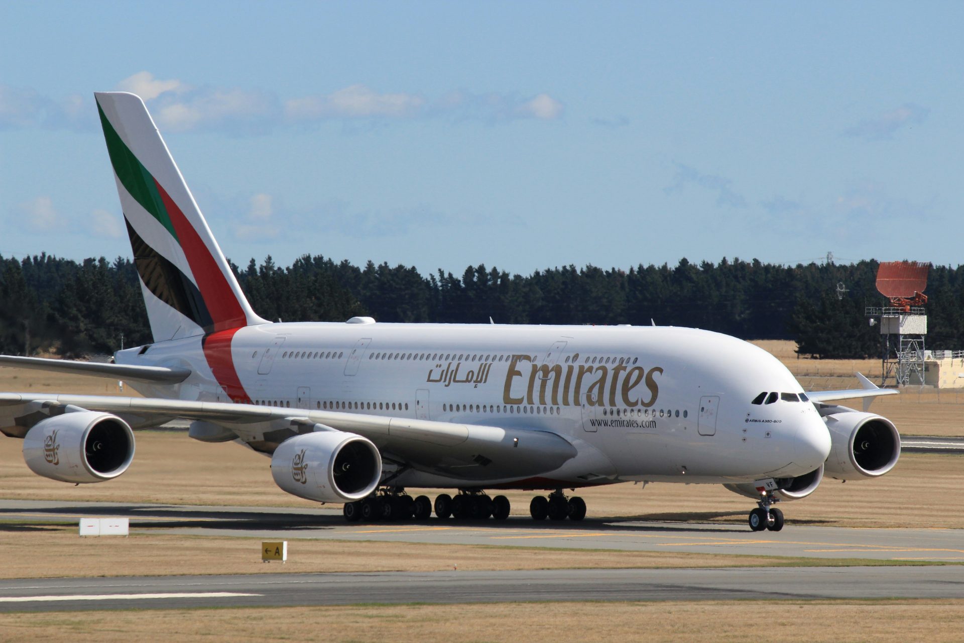 airbus Airbus to check 16 A380s after cracks found on plane wings