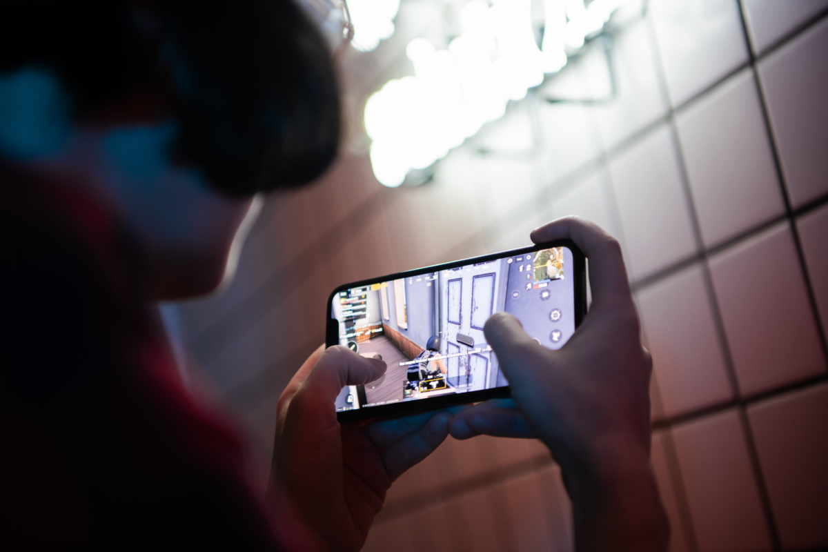 Smartphones: How to choose your new daily device Mobile gaming has grown beyond casual titles, with many phones now built to handle demanding graphics and online play.