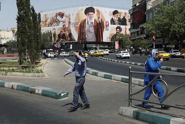 China and Pakistan urge US and Iran to resume talks China and Pakistan urge US and Iran to resume talks