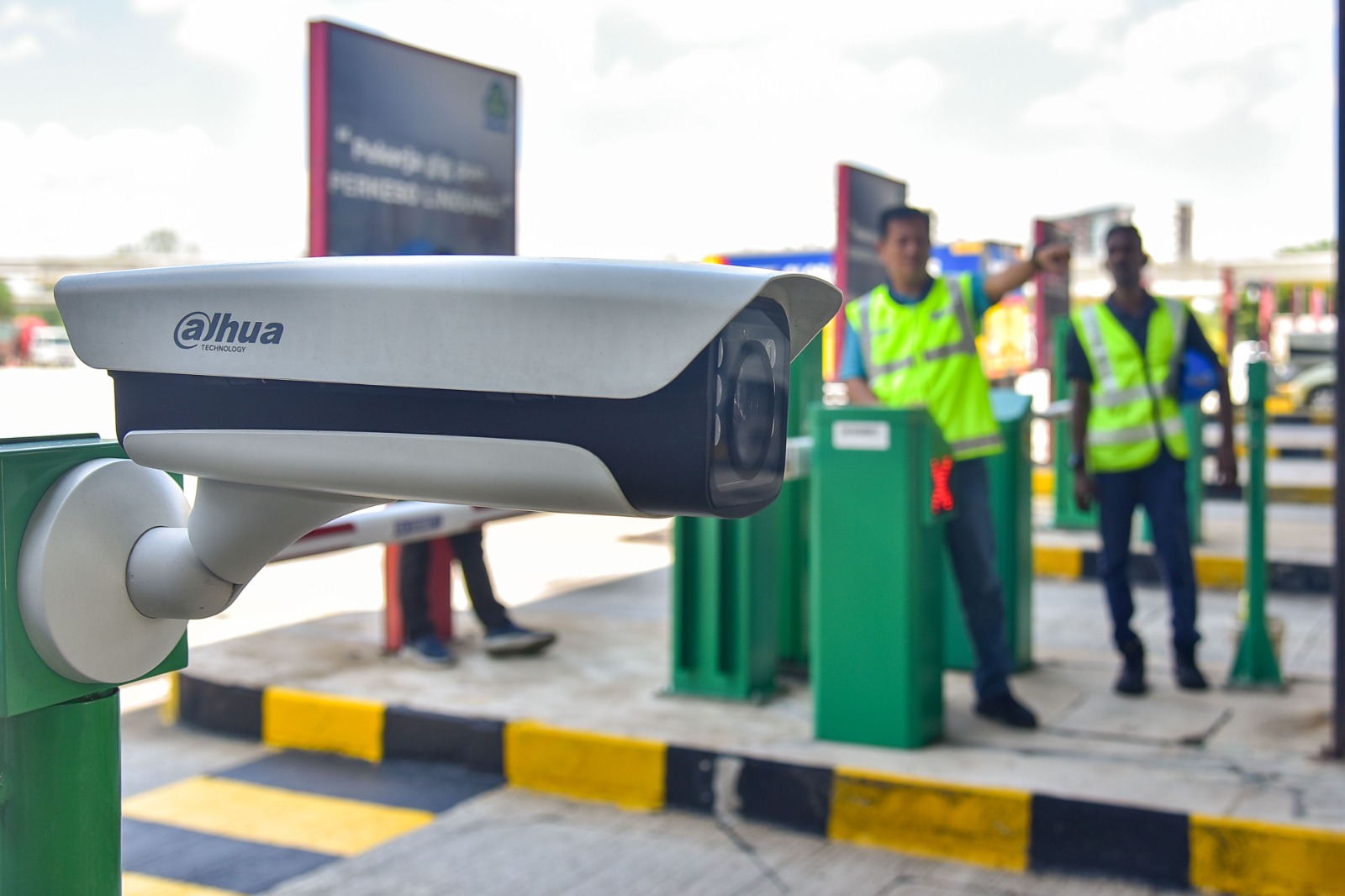 Barrier-free ANPR toll system hits 99.1% detection success rate in pilot Barrier-free ANPR toll system hits 99.1% detection success rate in pilot