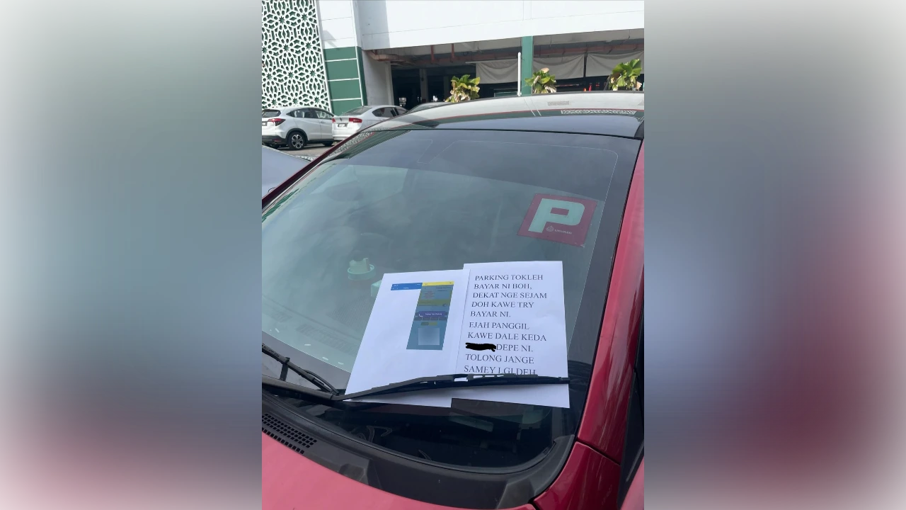 Motorist prints plea on windscreen after parking app outage prevents payment Motorist prints plea on windscreen after parking app outage prevents payment