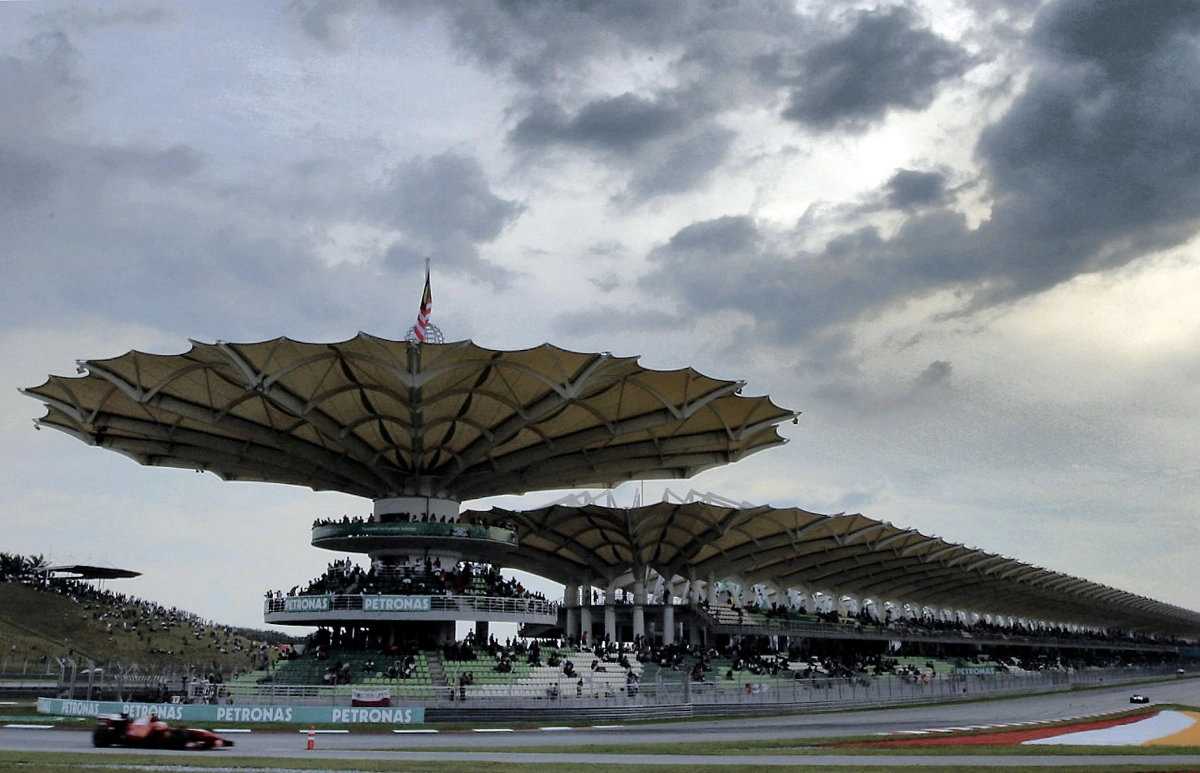 -942416352 Malaysia's one-off F1 race to boost tourism, economy