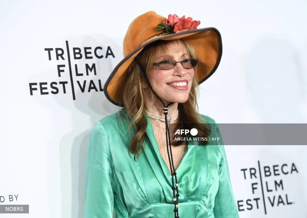Singer Carly Simon diagnosed with Parkinson's: statement