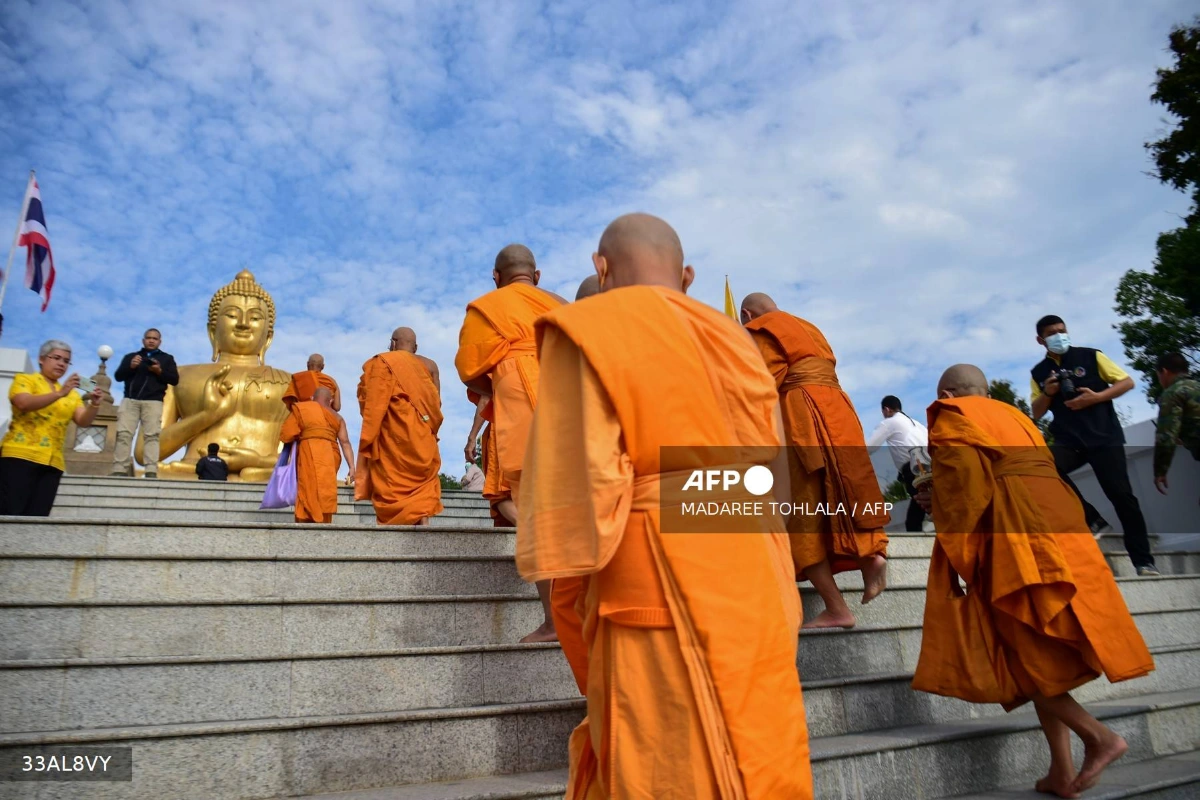 AFP_ThailandReligionBuddhism Eight Thai monks killed after boy drives truck into procession: police