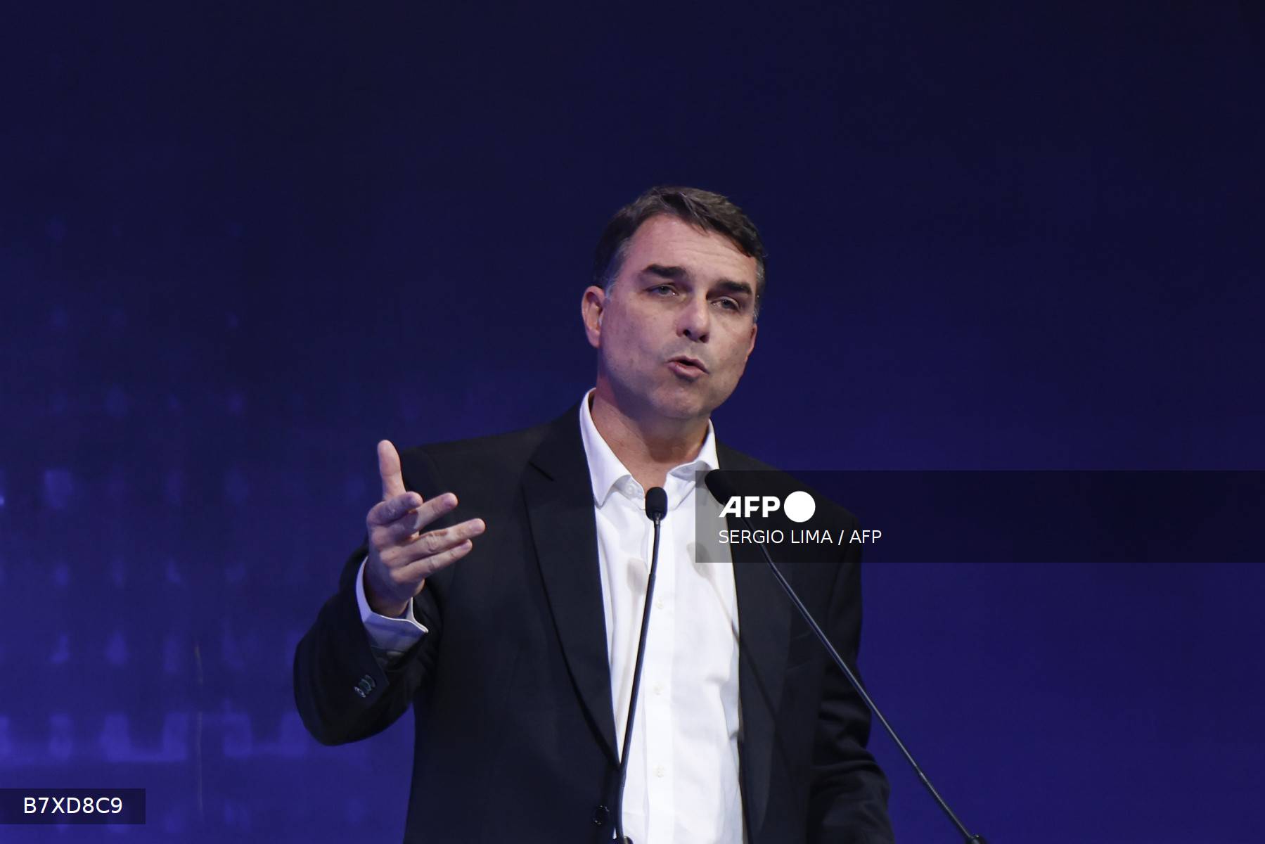 Flavio Bolsonaro warns US tariffs would help Lula win