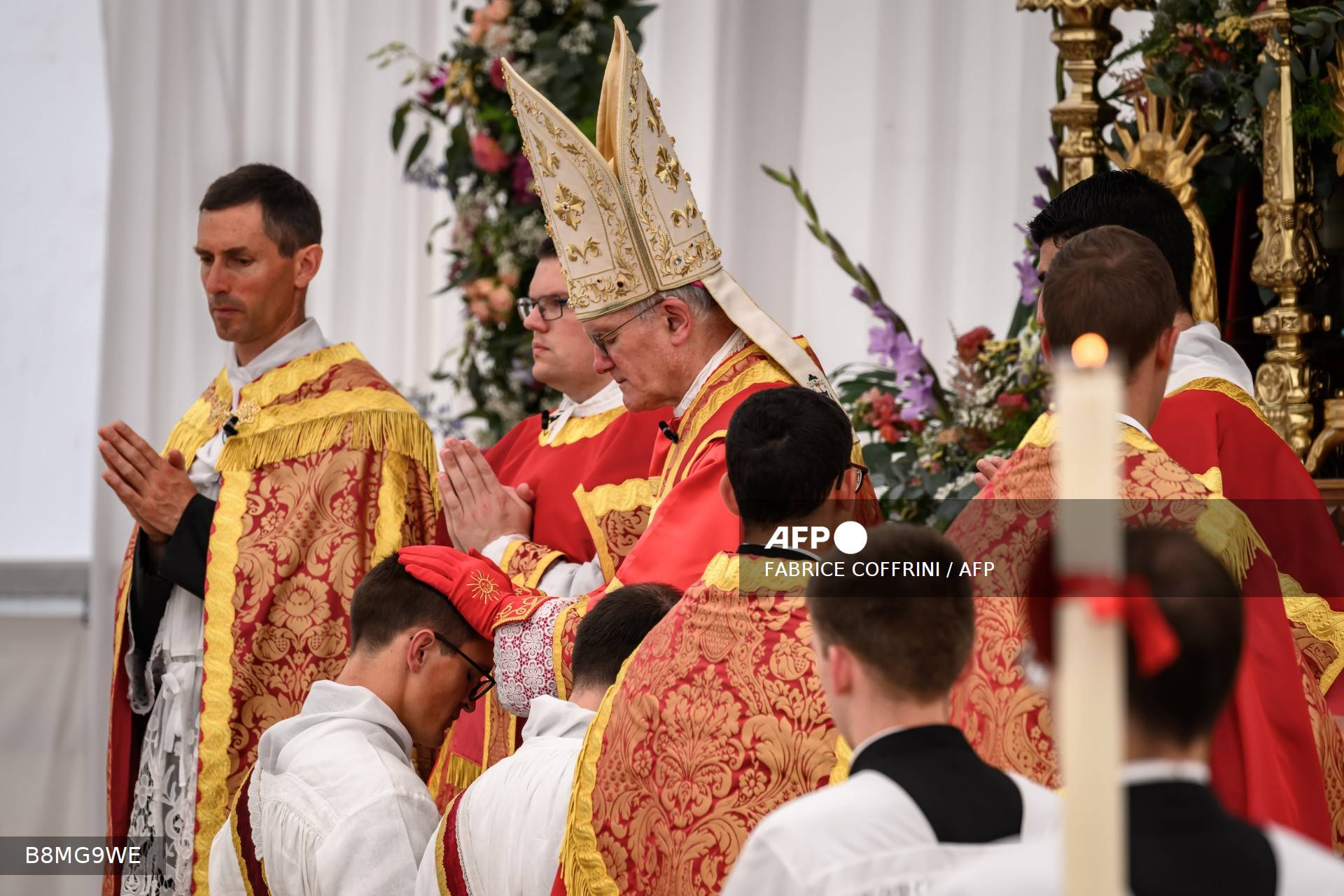 Traditionalist Catholic group ordains new bishops despite Vatican plea Traditionalist Catholic group ordains new bishops despite Vatican plea