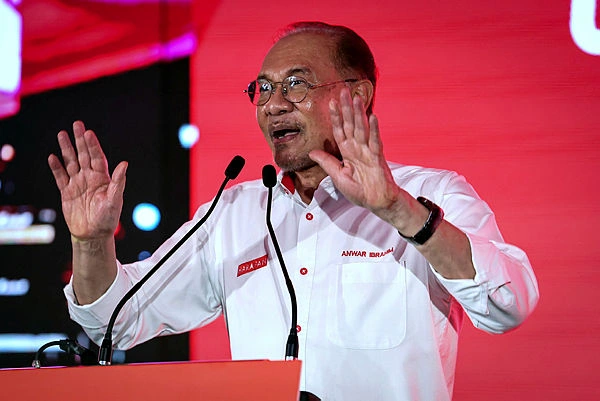 ANwar (19) Anwar orders immediate measures to mitigate super El Nino impact