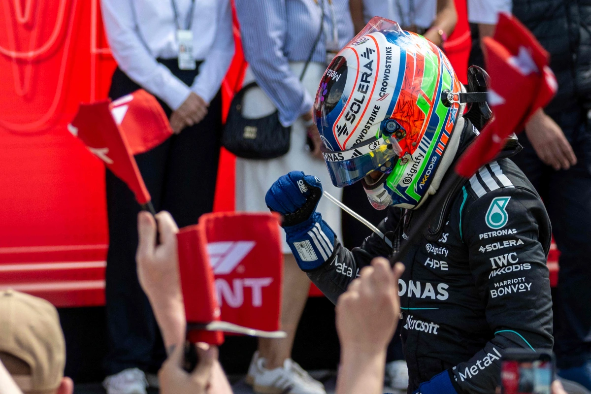 Antonelli edges past Hamilton to win British sprint