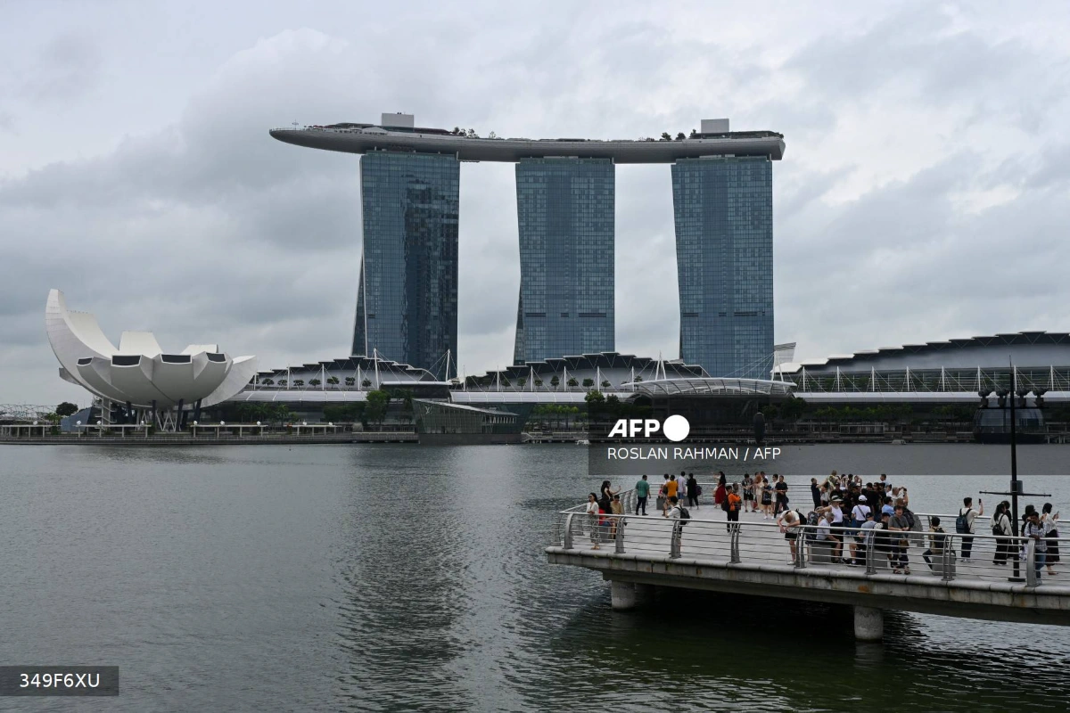 American asks if he's 'crazy' to leave US for RM596,000 salary job in Singapore
