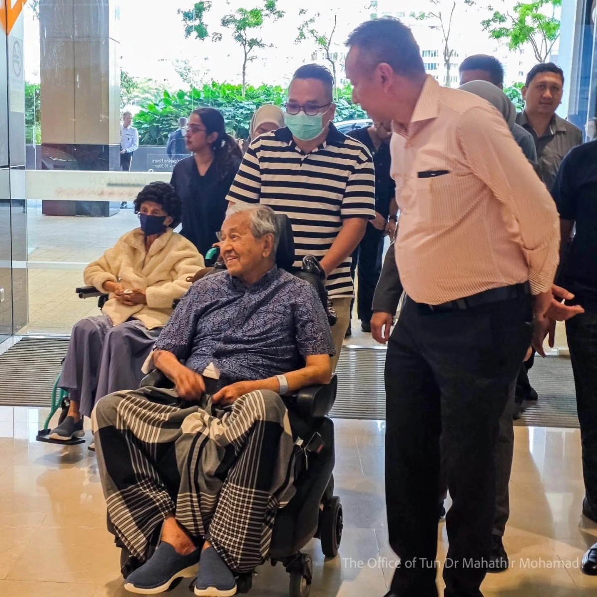 Anwar extends 101st birthday greetings to Tun Dr Mahathir