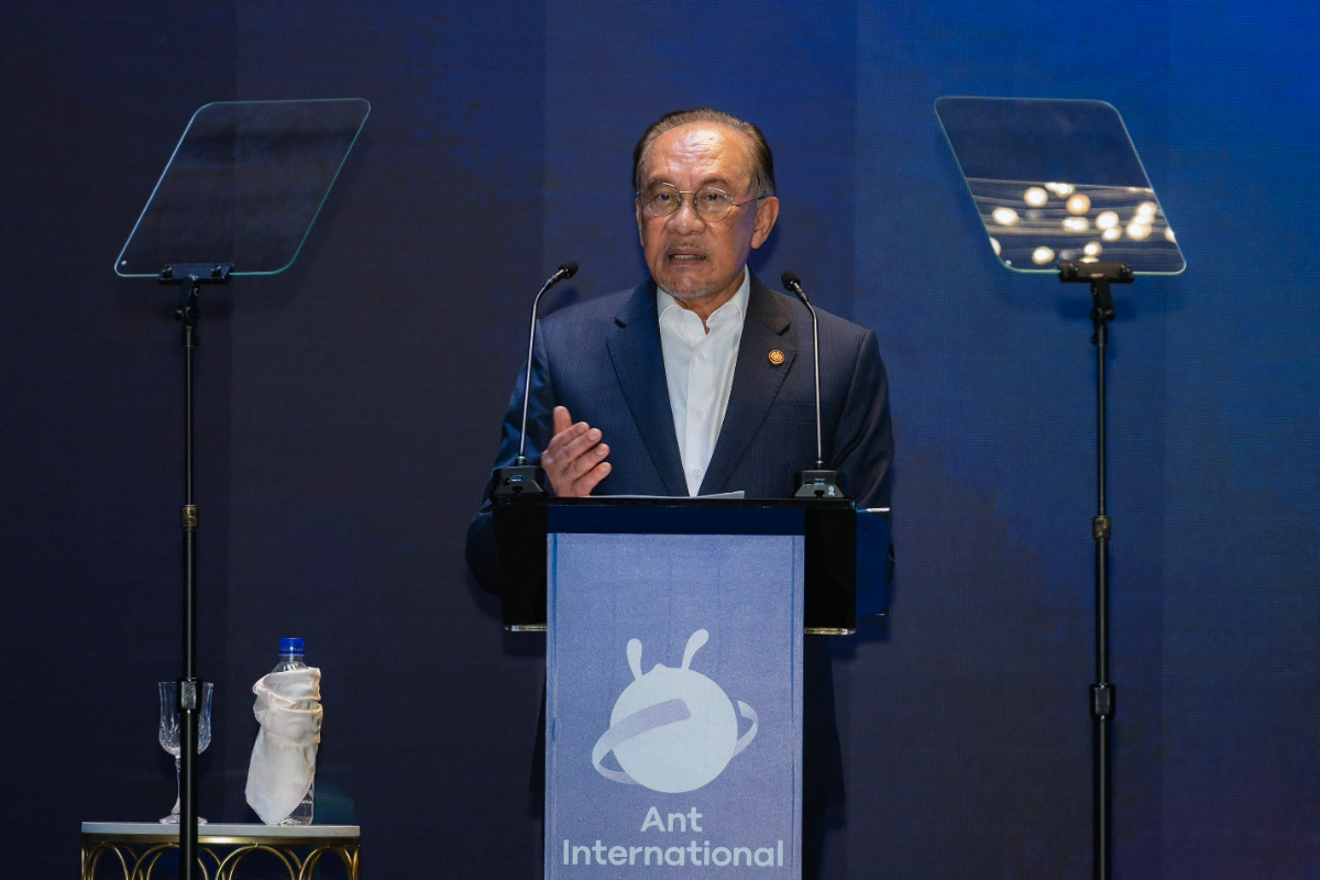 Anwar urges swifter action to prepare Malaysians for AI-driven future Anwar urges swifter action to prepare Malaysians for AI-driven future