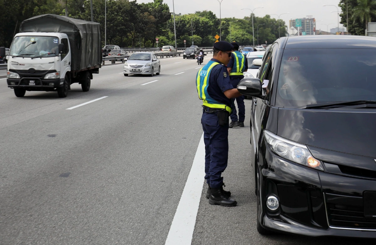 Commercial vehicle driver caught in Perlis drug operation Commercial vehicle driver caught in Perlis drug operation