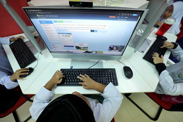 Education Ministry aims to bridge digital divide in Malaysias new blueprint Education Ministry aims to bridge digital divide in Malaysia’s new blueprint