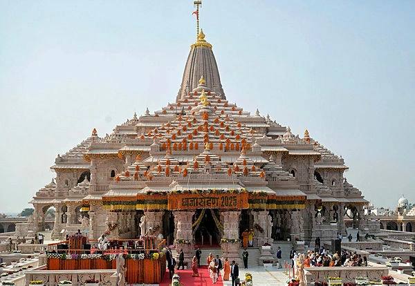 FILES-INDIA-RELIGION-POLITICS-CRIME India probe into stolen donations tests trust in temple finances