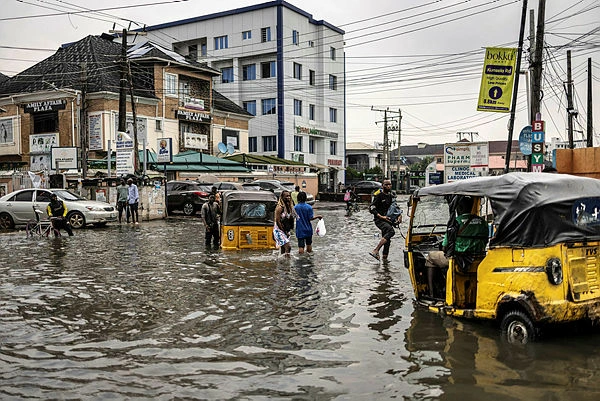 FILES-NIGERIA-WEATHER-FLOODS-ENVIRONMENT Climate change, urban growth fuel Lagos flooding