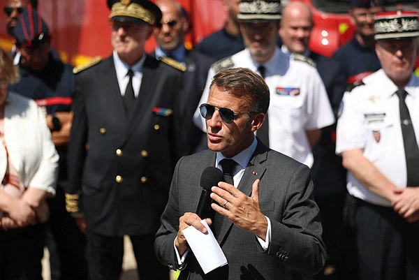 FRANCE-FIRE-WEATHER-CLIMATE-FOREST- Macron pledges 'zero tolerance' for arson after spate of fires in France