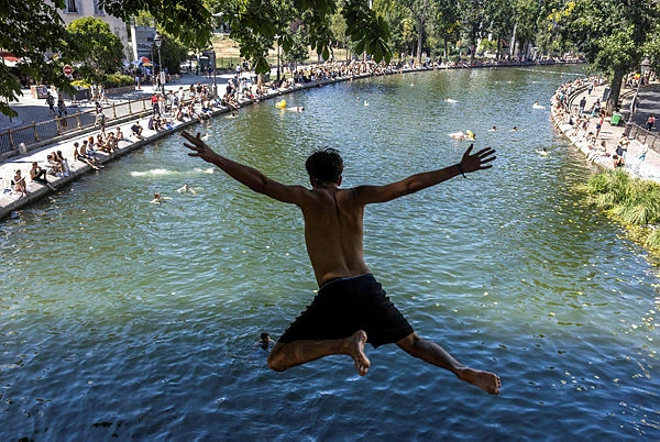FRANCE-WEATHER-CLIMATE-HEATWAVE More than 2,700 died as result of heatwaves in England, researchers say