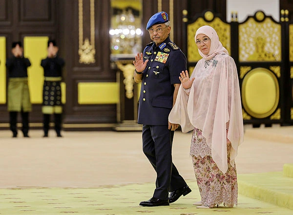 FW1348000_KL17_19122023_AGONG Tunku Azizah offers land to Orang Asli families in Maran dispute