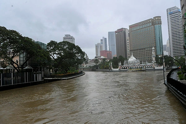 Four rivers in Selangor reach warning levels Four rivers in Selangor reach warning levels