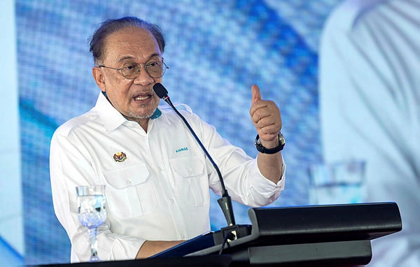 Give PH a chance to serve Johor Anwar appeals to voters Give PH a chance to serve Johor, Anwar appeals to voters