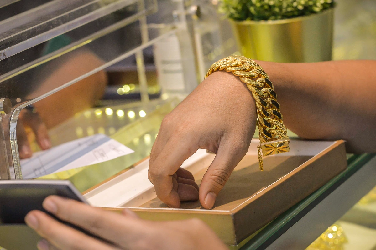 Gold price dips 35 sen to RM51080 per gramme Gold price dips 35 sen to RM510.80 per gramme
