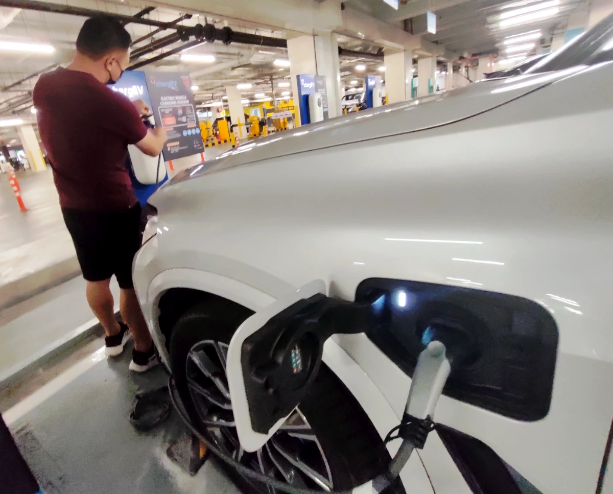 No price controls on EV charging, MITI encourages private sector