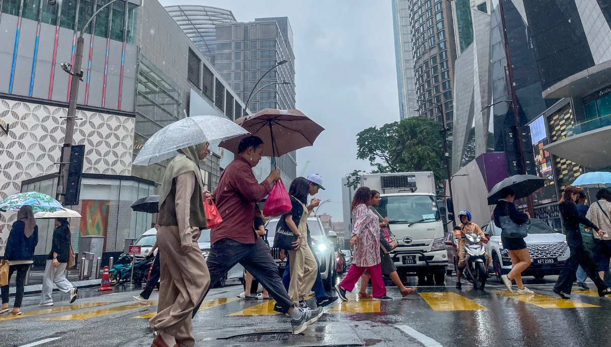 Thunderstorm and heavy rain warning for five states until 1 pm today