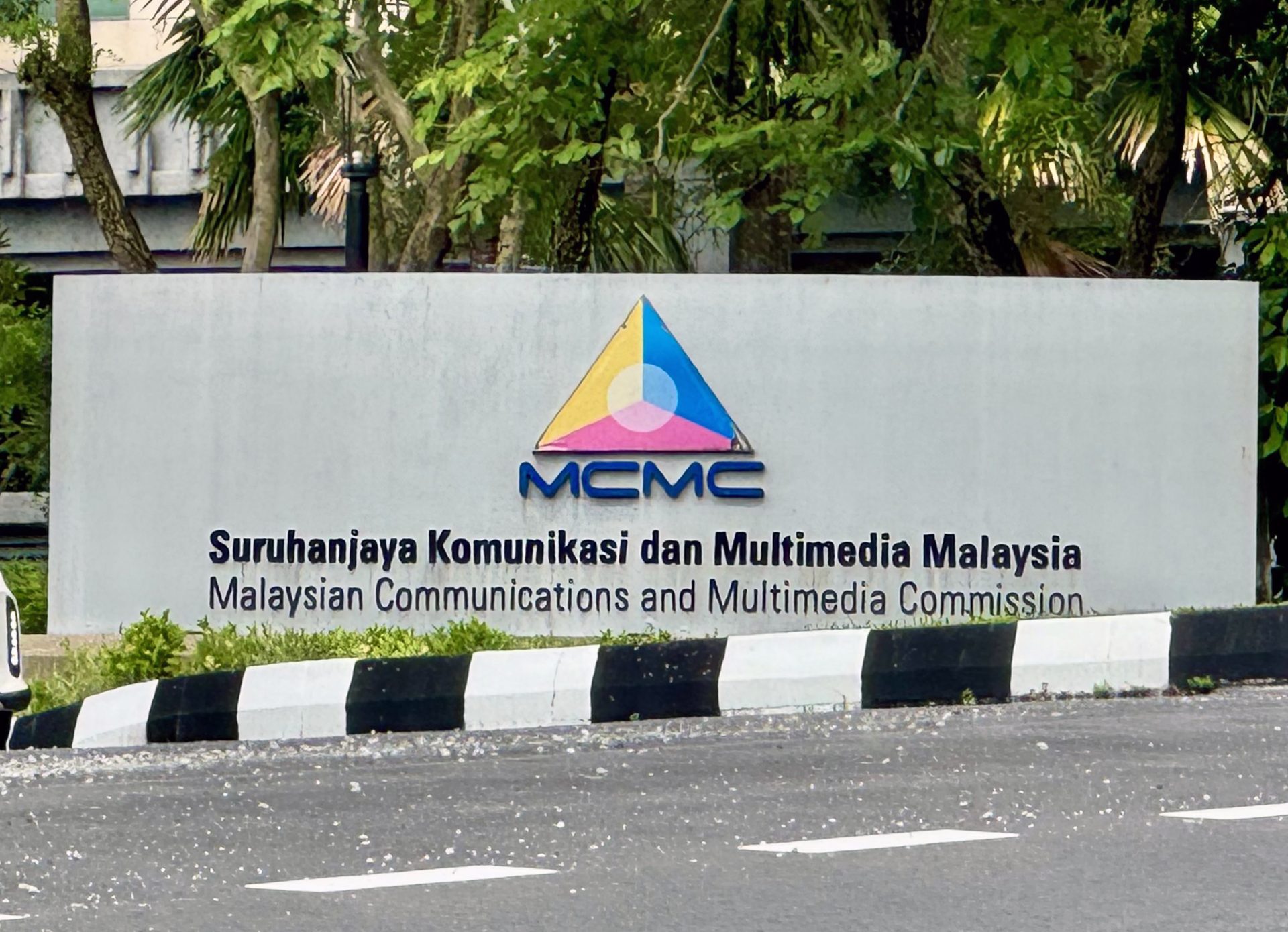 IMG_3077A (1) MCMC trains AI talent through 1Prompt Engineer, 1NADI