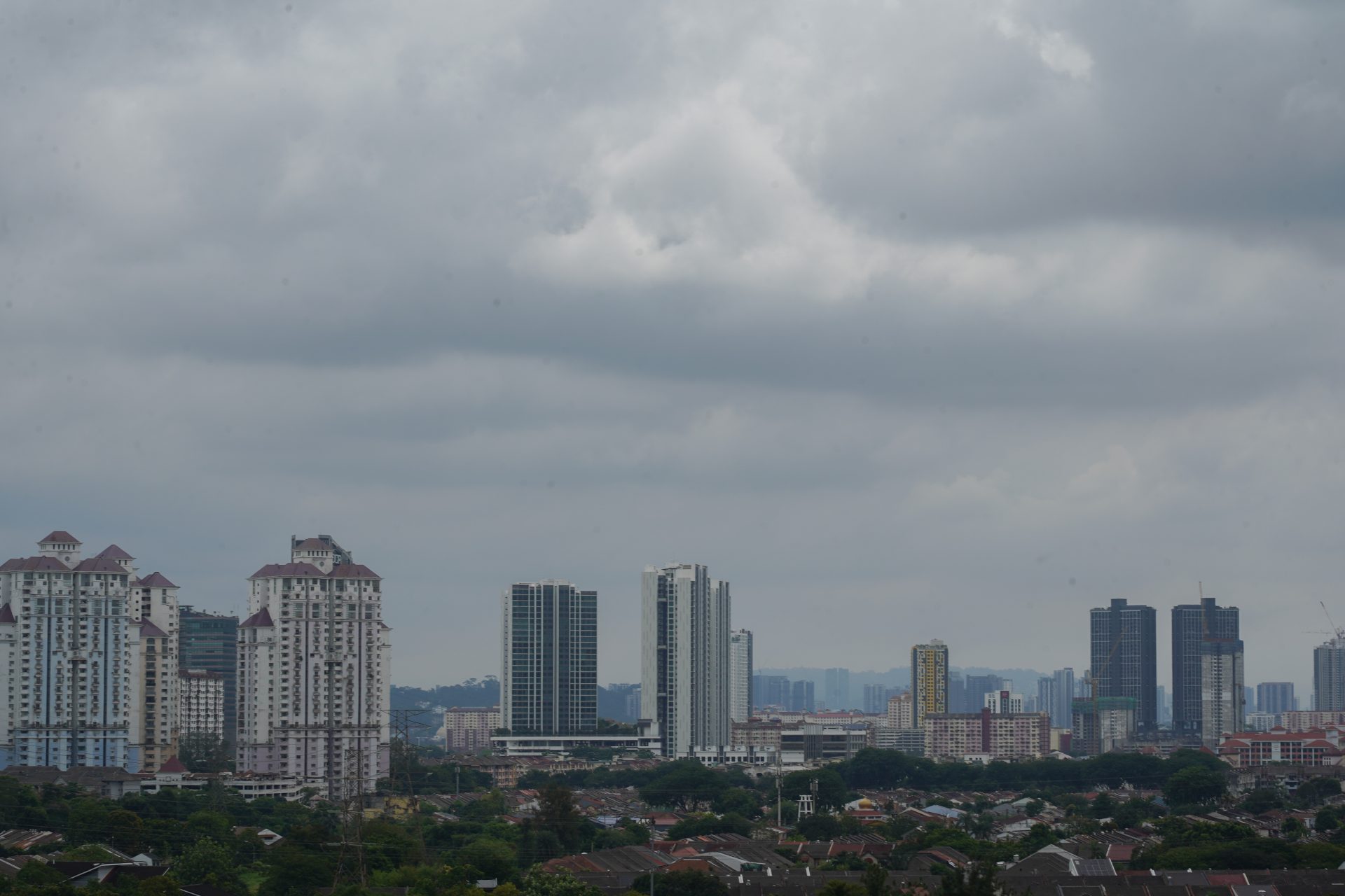 Perubahan Cuasa ketika musim hujan.AMIRUL SYAFIQ THESUN Thunderstorms and heavy rain forecast across several states
