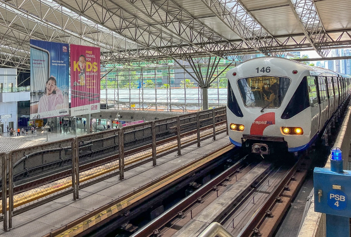 IMG_8723 Thin wire caused minor explosion on LRT Kelana Jaya line