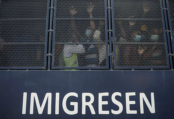 Immigration raid nets 109 foreigners in KL entertainment club probe Immigration raid nets 109 foreigners in KL entertainment club probe