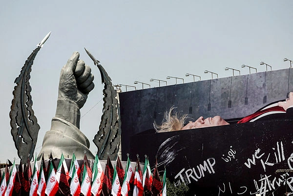 Iran strikes US bases in Bahrain Jordan and Kuwait Iran strikes US bases in Bahrain, Jordan and Kuwait