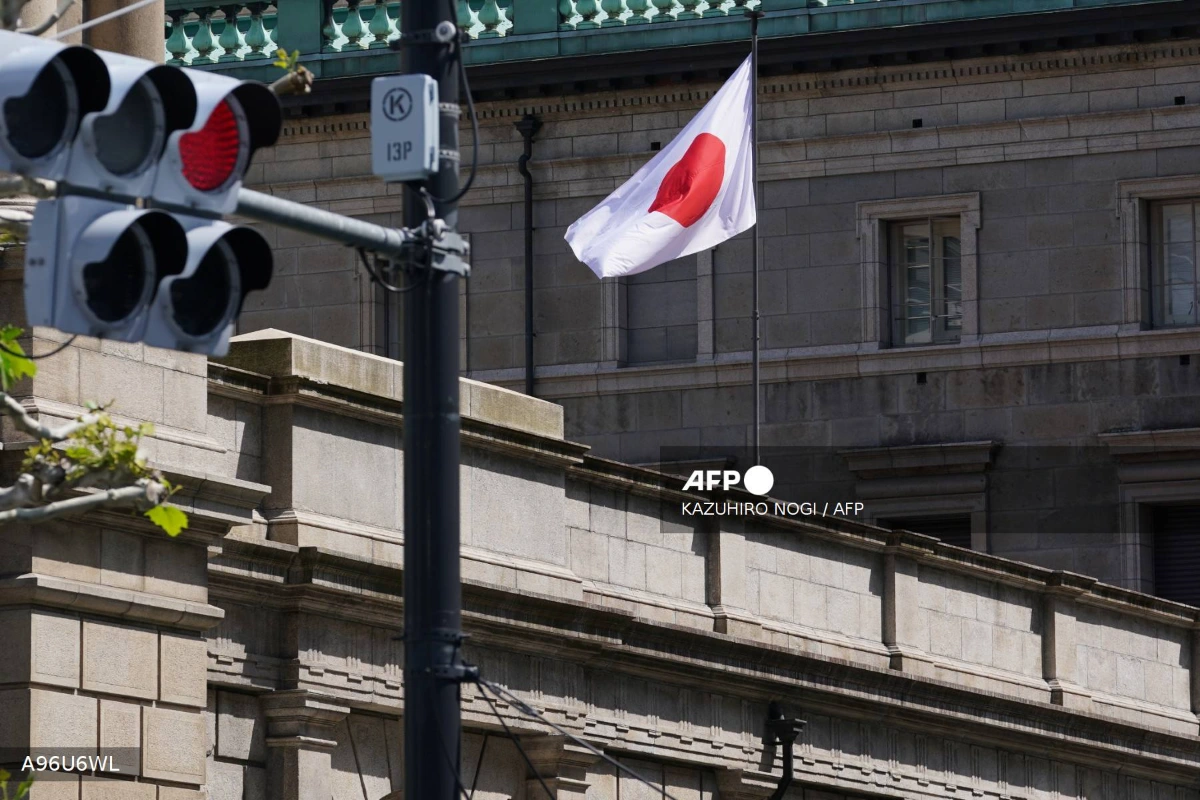 Japan enacts law banning flag desecration Japan enacts law banning flag desecration