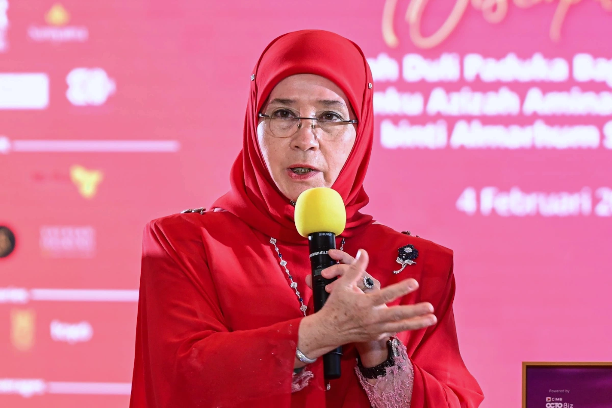 Tunku Azizah launches IIUM sports medicine clinic Tunku Azizah launches IIUM sports medicine clinic