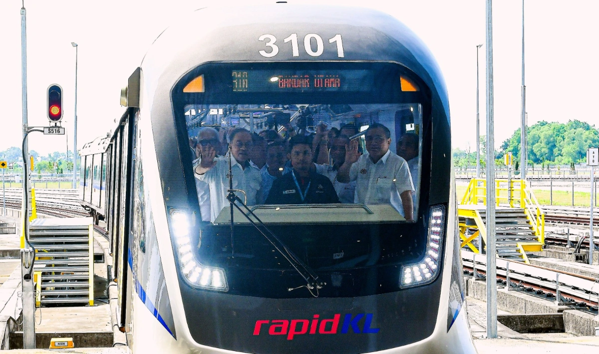LRT3 park-and-ride cuts may backfire without feeder bus, cycling upgrades: Expert