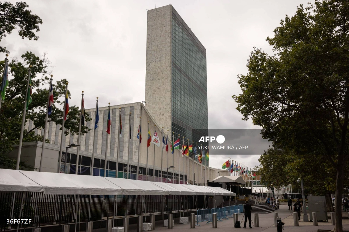 Man dies after setting himself on fire at UN in New York Man dies after setting himself on fire at UN in New York