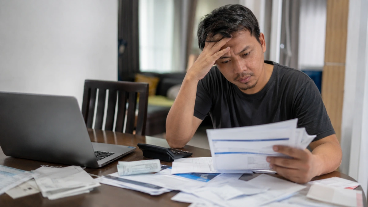 Man ends up RM25000 in debt after taking out car loan for ex-girlfriend Man ends up RM25,000 in debt after taking out car loan for ex-girlfriend
