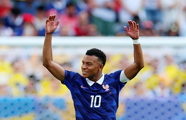 Mbappe double fires France past Sweden into World Cup last 16 Mbappe double fires France past Sweden into World Cup last 16