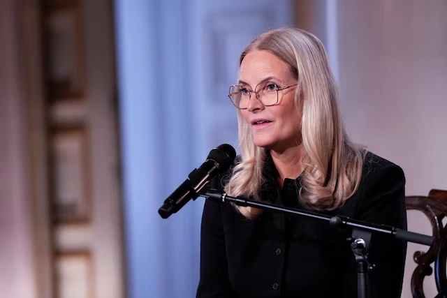 Norway's Crown Princess Mette-Marit leaves hospital after lung op Norway's Crown Princess Mette-Marit leaves hospital after lung op