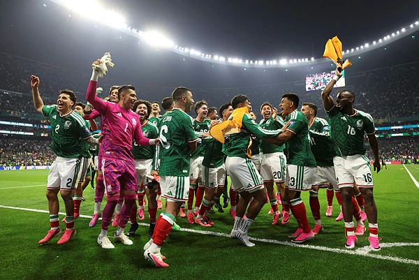 Mexico break 40-year World Cup curse with Ecuador win Mexico break 40-year World Cup curse with Ecuador win