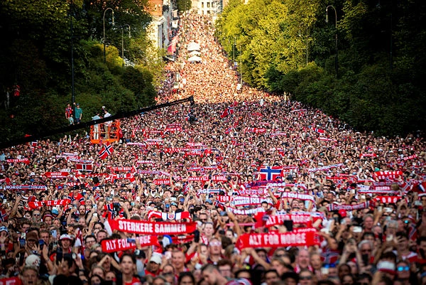 Norway gets heroes' welcome in Oslo after World Cup exit