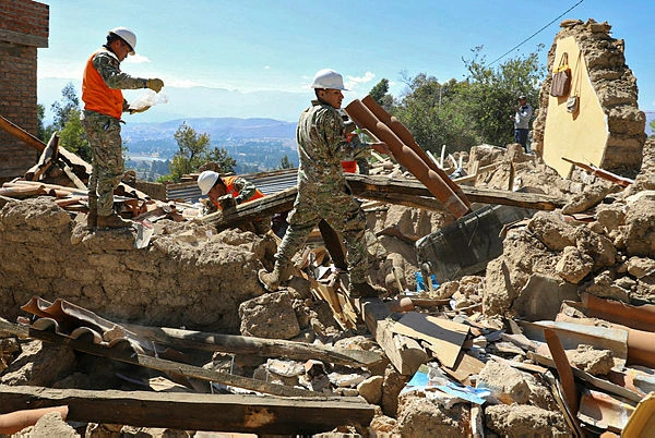 PERU-EARTHQUAKE Earthquake of 5.1 magnitude kills six in Peru