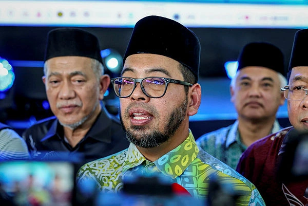 States urged to hold Friday prayers at malls