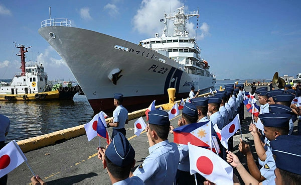 PHILIPPINES-JAPAN-POLITICS Philippine Coast Guard condemns 'racism' in Chinese video