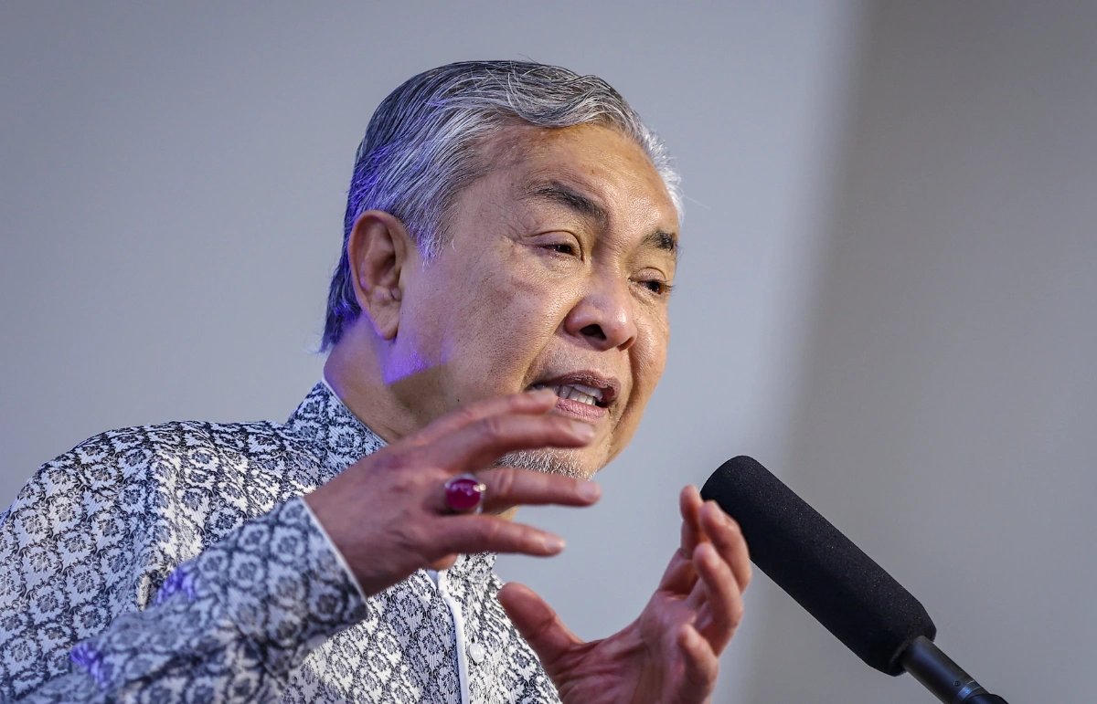 Ahmad Zahid urges focus on policies, not old issues, in Johor polls Ahmad Zahid urges focus on policies, not old issues, in Johor polls