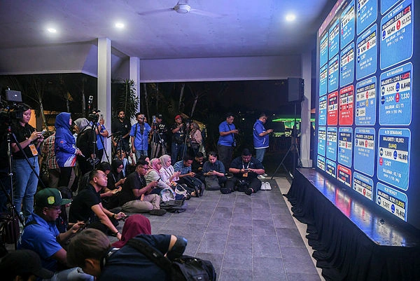 PRN193_11072026_MEDIA_KEPUTUSAN Youngest winner and oldest candidate make history in Johor polls