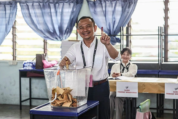 PRN80_11072026_HARI_UNDI Maszlee Malik wins Puteri Wangsa seat in Johor polls