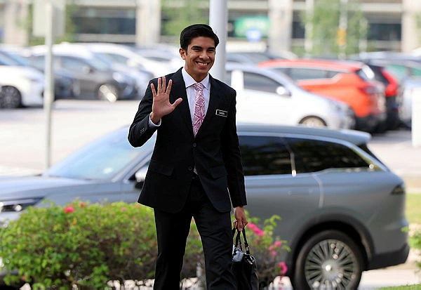 PTJ04_30062026_MAHKAMAHt6a430dddm600xf0504b0f Syed Saddiq arrives at court for final appeal ruling
